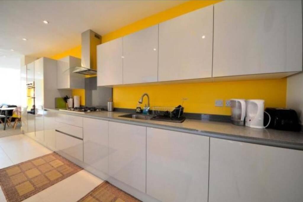 Contemporary 3 Bed Apartment In Hendon Central. Luaran gambar